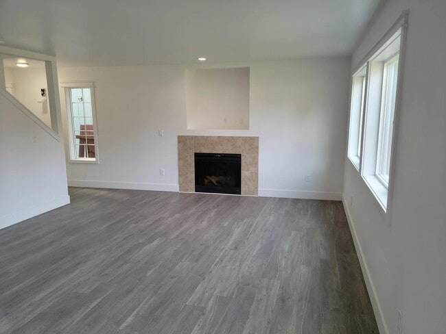 Living room - 17326 15th Ave E