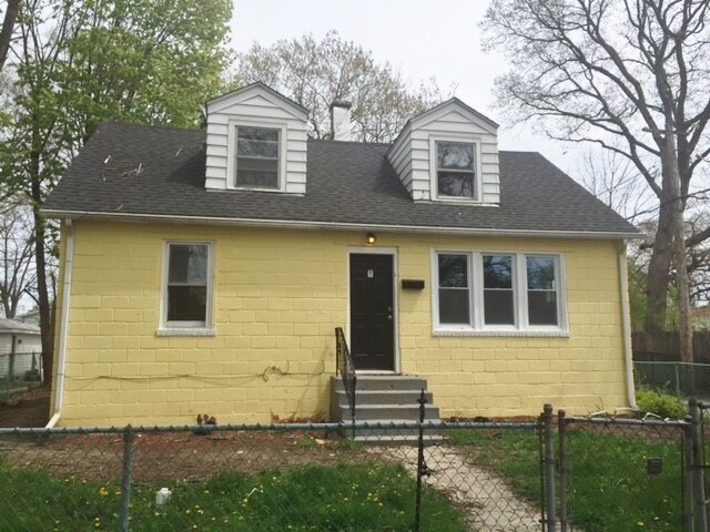 Primary Photo - 1535 Seymour Ave