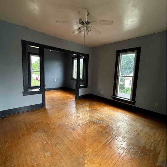 Building Photo - Charming home on West and Forest