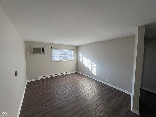 Building Photo - 1142 Evans Ave