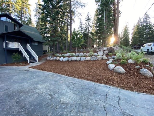 Building Photo - 5545 Sahara Dr