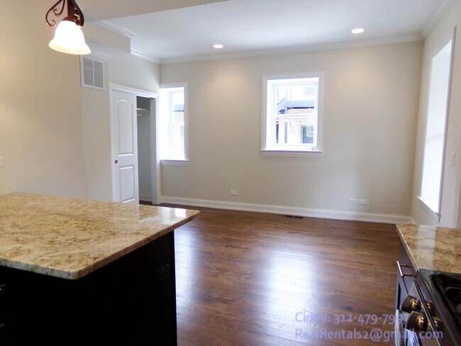 Foto del edificio - 2535 N Rockwell St