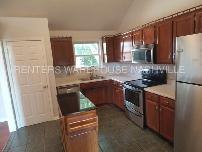 Building Photo - 3401 Milbridge Dr