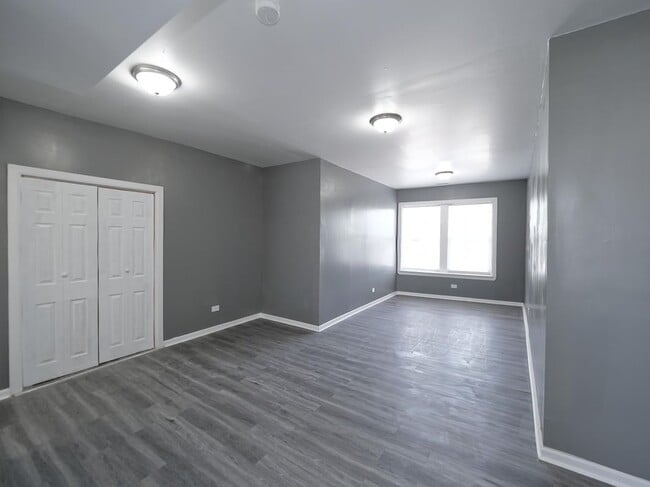 Building Photo - 346 N Laramie Ave