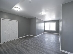 Building Photo - 346 N Laramie Ave