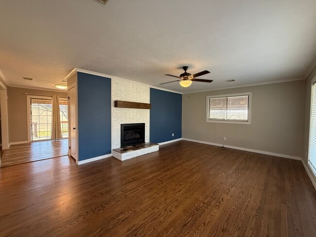 Building Photo - 2 Bedroom 1.5 Bath Home in Greeneville, TN