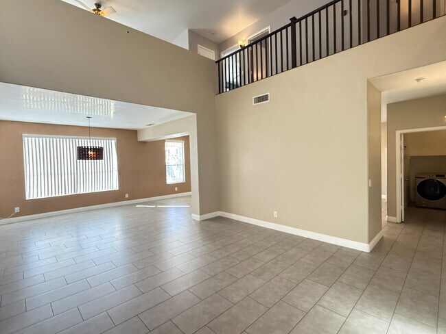 Foto del edificio - 6425 W Desert Hollow Dr