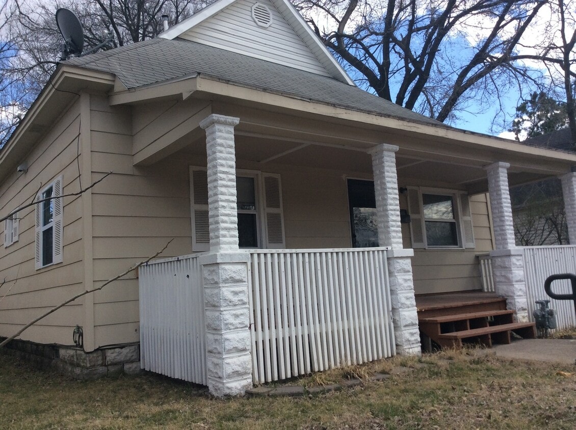 Primary Photo - PRE-LEASING OCCUPIED - AVAILABLE 7/10/2020...