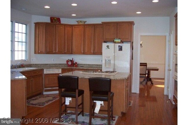 Building Photo - 15520 Tuxedo Ln