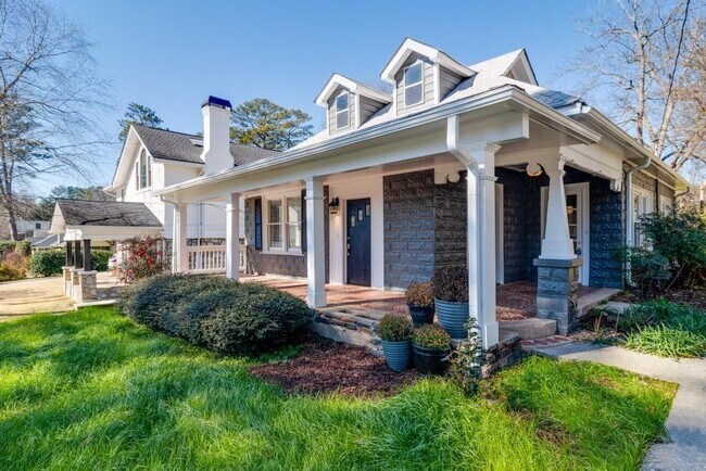 Building Photo - 1120 Standard Dr NE