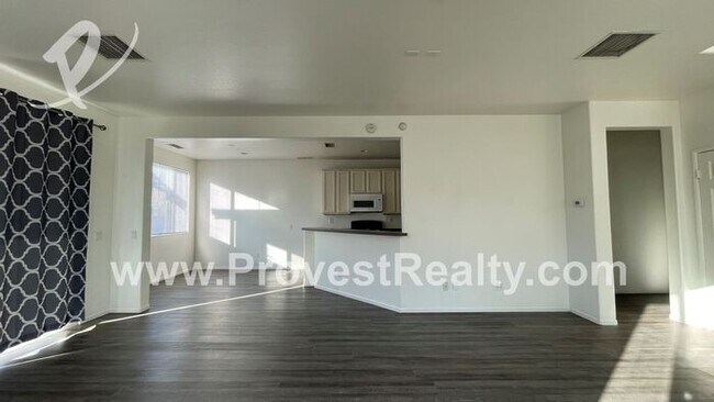 Building Photo - Beautiful 4 Bedroom 3 Bath Home In Adelanto!!