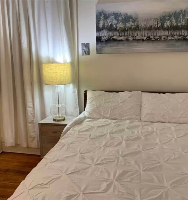 Foto del edificio - 948 Monroe Ave