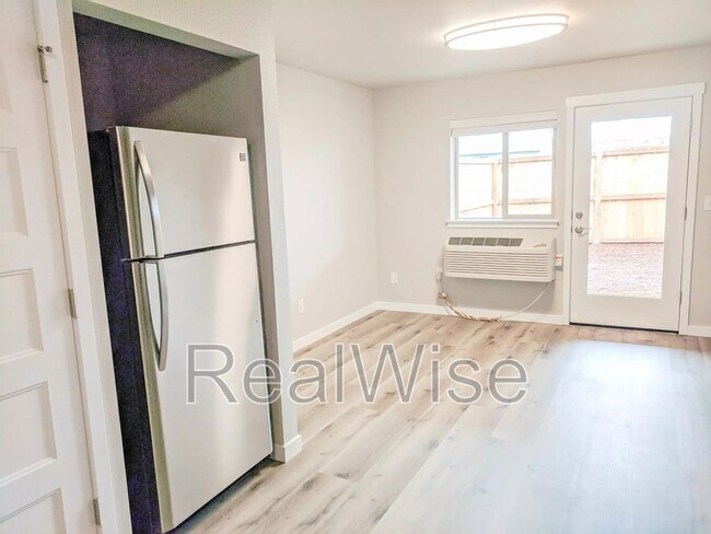 Foto del edificio - 8300 SE Flavel St