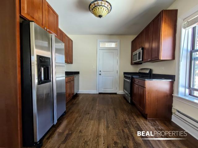 Building Photo - 1 bedroom in CHICAGO IL 60613