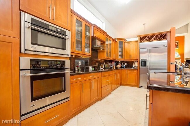 Foto del edificio - 4 br, 3 bath House - 4984 SW 164th Ave