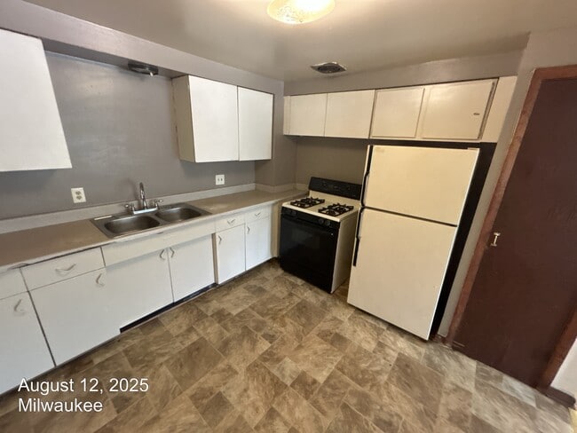Foto del edificio - 8115 W Hampton Ave