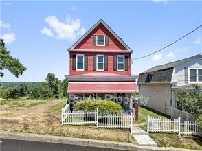 Building Photo - 1008 Rue Grande Vue St