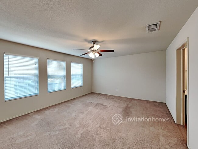Building Photo - 2820 Englefield Green Dr