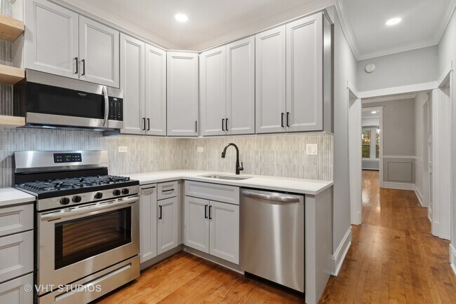 Foto del edificio - 1732 W Rascher Ave