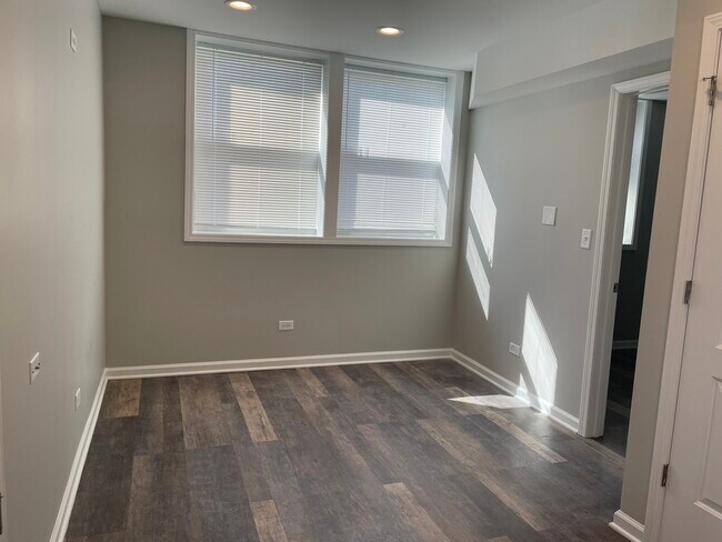 Foto del edificio - 1935 S Jefferson St