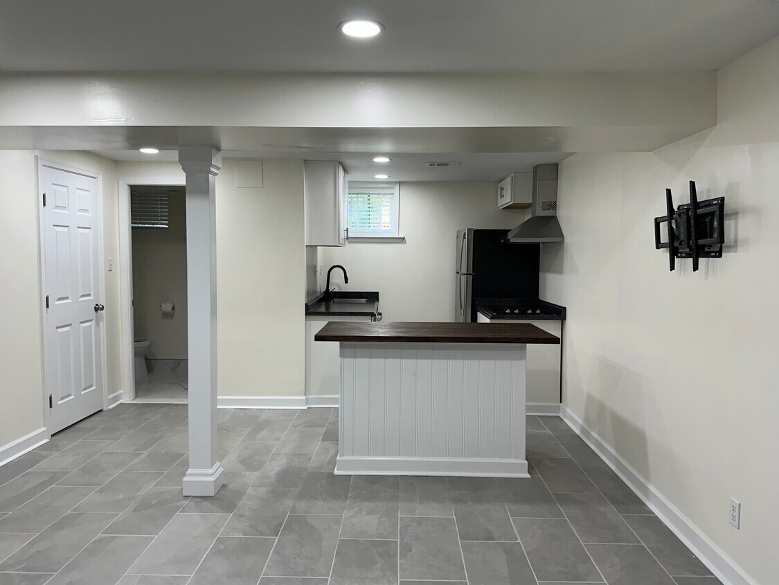 Foto principal - 8406 Spruce Hill Dr