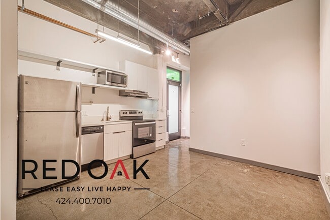 Building Photo - 430 S Broadway