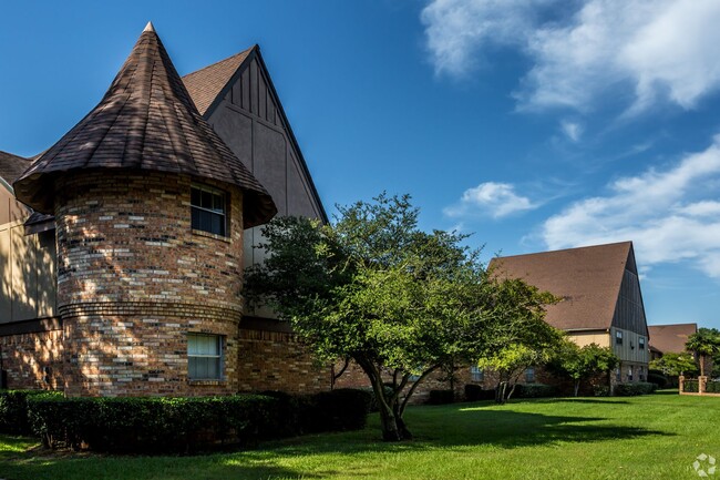 Foto del edificio - Castlewood Apartments