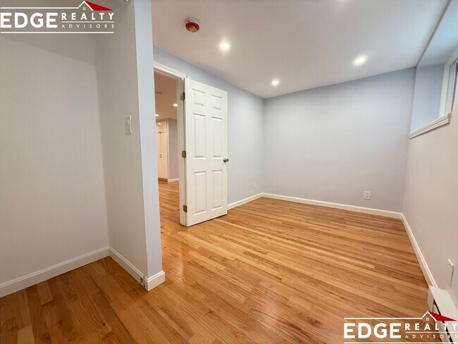 Building Photo - 39 Englewood Ave