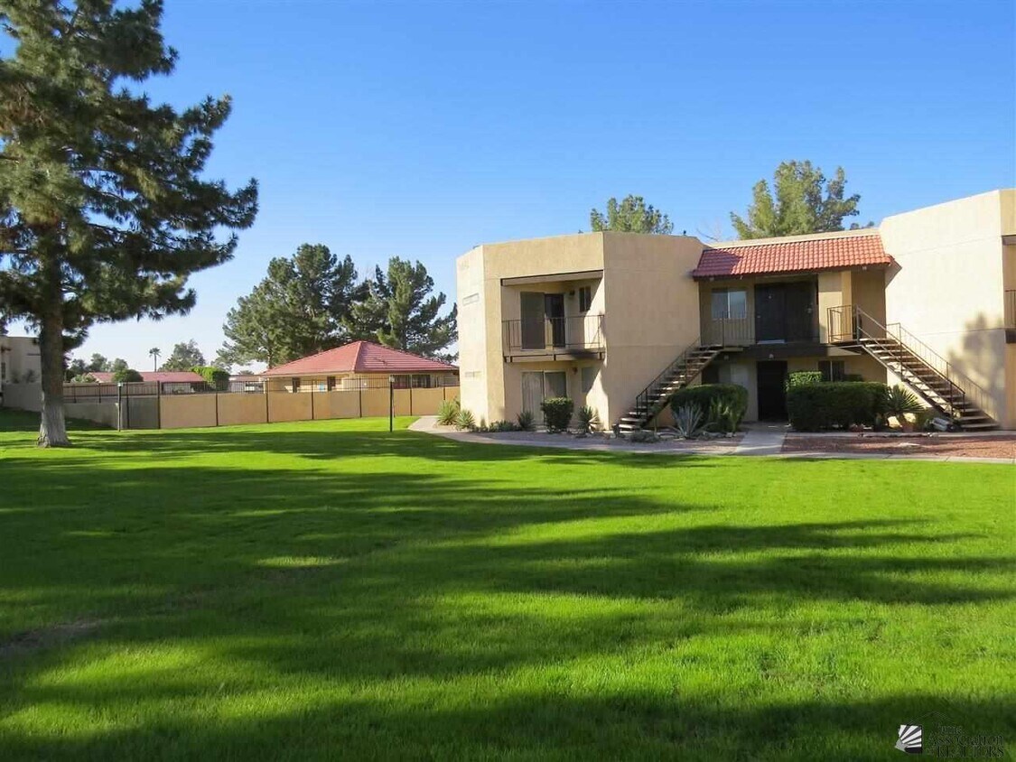 Foto principal - 10642 S Camino Del Sol