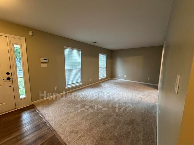 Building Photo - 2121 Ballingarry Dr
