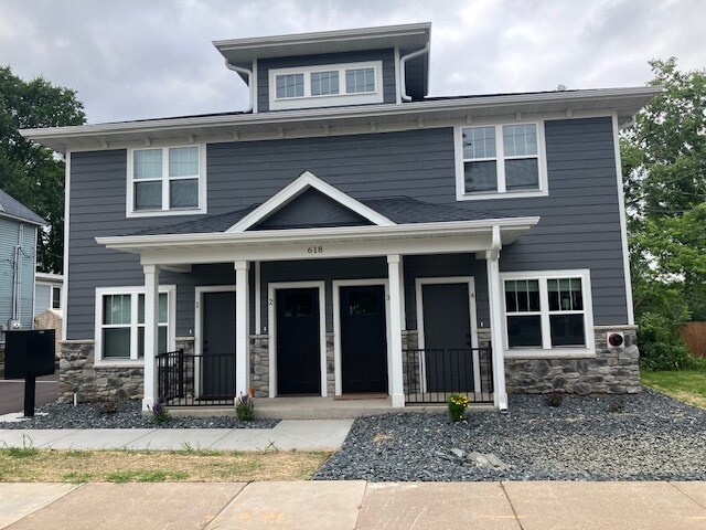 Foto del edificio - 618 E Grand Ave