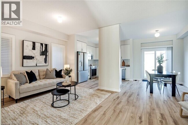 Building Photo - 26 Bentgrass Dr