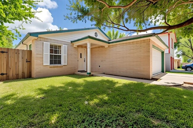 Building Photo - 4003 Reeders Dr