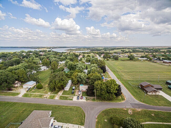 Foto del edificio - Walking distance to Milford Lake!