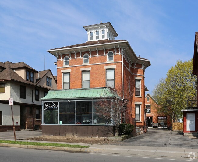 Building Photo - 217 Alexander St