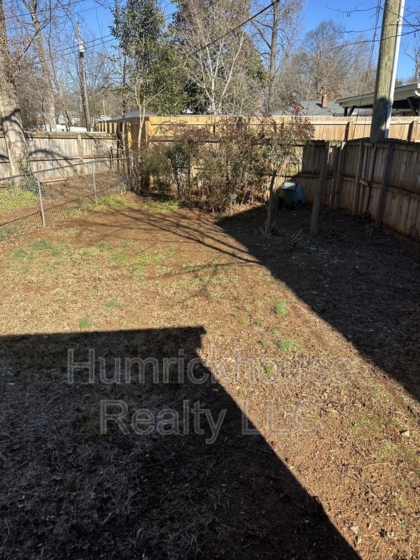 Foto del edificio - 5225 Valley Stream Rd