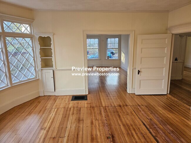 Building Photo - 12 Braemore Rd