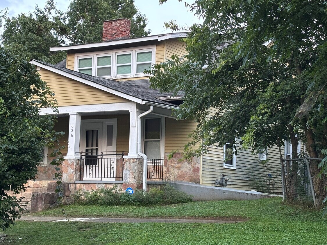 Foto principal - 636 A Ave