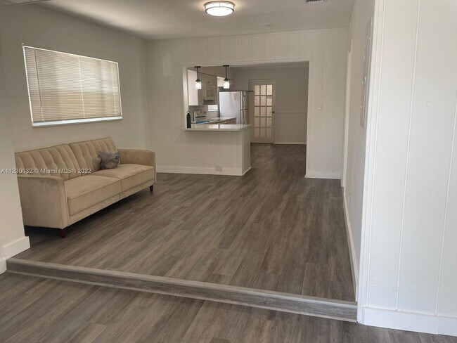 Foto del edificio - 132 SW 2nd Ave