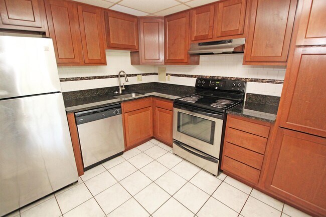 Building Photo - 220 S Home Ave