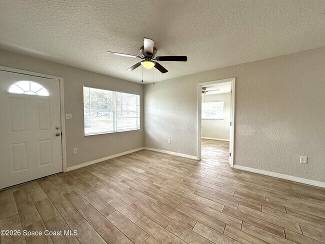 Foto del edificio - 2296 Shelby Dr