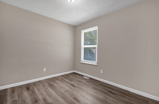 Building Photo - 201 Becker Dr