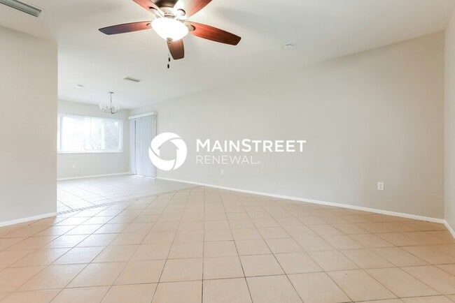 Foto del edificio - 3 Bedroom Pet-Friendly Home in NORTH PORT, FL with Main Street Renewal