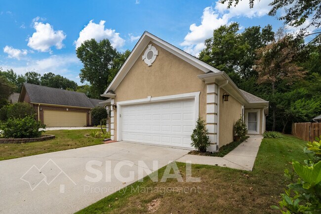 Building Photo - 836 Greystone Highlands Dr
