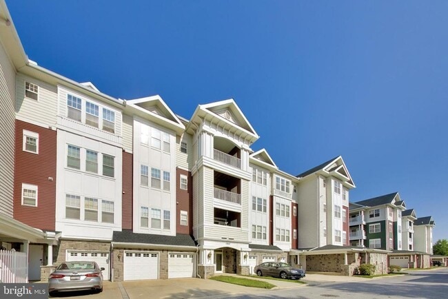 Building Photo - 13851 Belle Chasse Blvd