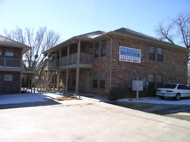 Building Photo - 115 W Britton St