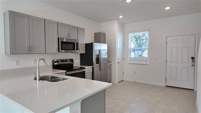 Building Photo - 2937 Skyline Lp