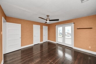 Building Photo - 2332 Sheridan St