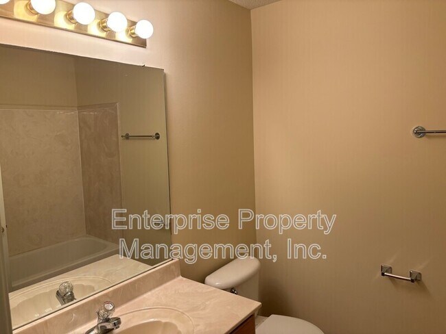 Foto del edificio - 10127 Cross Valley Dr