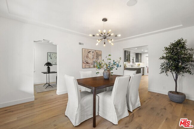 Building Photo - 1064 S Alfred St